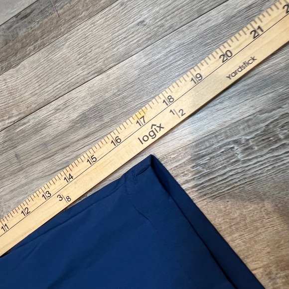 Lady Hagen Essentials Golf Shorts Navy Blue Size 2 Stretch Flat Front Pockets - Picture 2 of 8